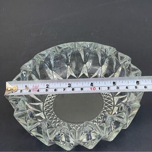 Vintage Crystal cut KIG astray || Made in Malaysia || Round crystal ashtray - Picture 10 of 13